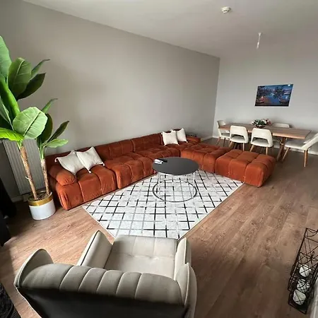 33 Floor Cozy With Balcony Gym Pool