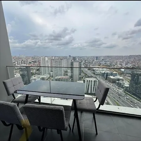 33 Floor Cozy With Balcony Gym Pool شقة