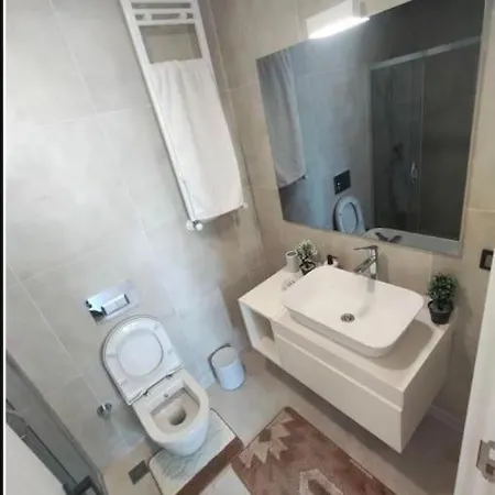 33 Floor Cozy With Balcony Gym Pool شقة