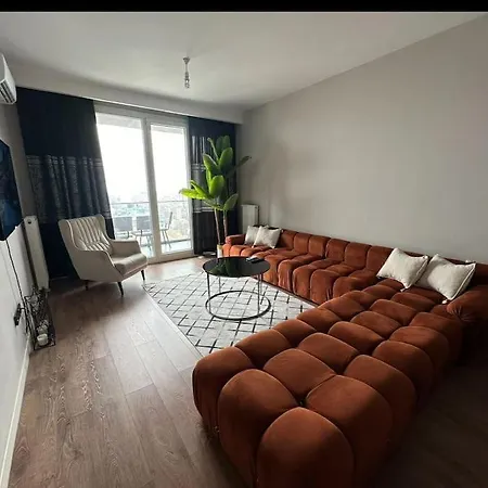 33 Floor Cozy With Balcony Gym Pool شقة